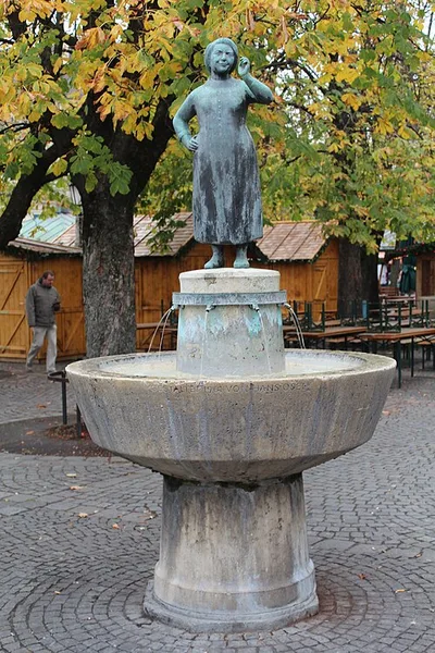 Liesl-Karlstadt-Brunnen