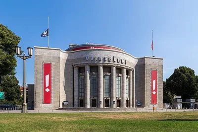 Volksbühne am Rosa-Luxemburg-Platz