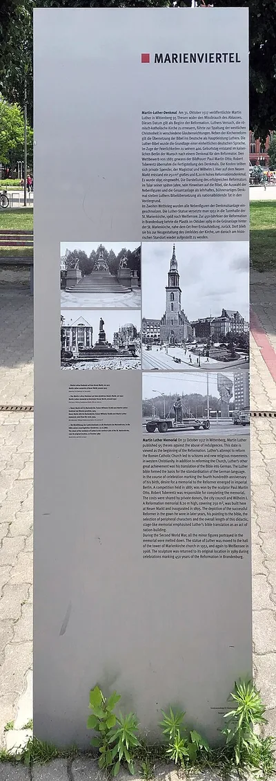 Fundament des Lutherdenkmals Karl-Liebknecht-Straße