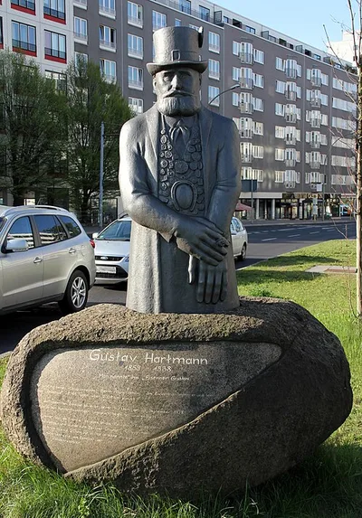 Gustav-Hartmann-Denkmal